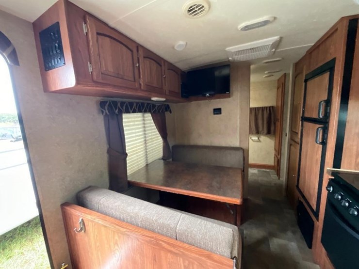 2015-forest-river-flagstaff-microlite-camper-image-18