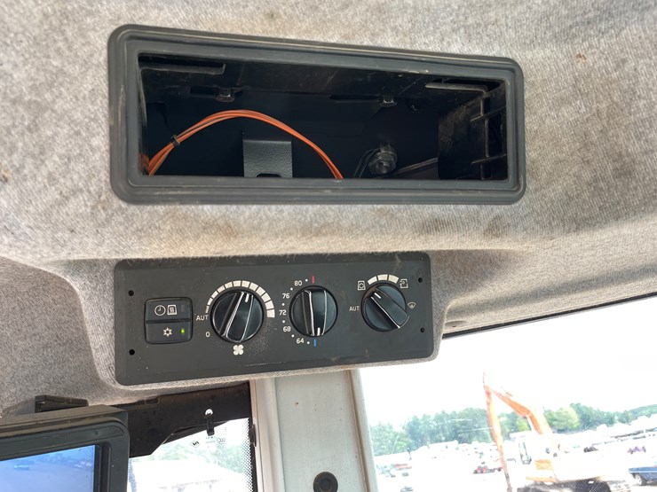 2015-volvo-l70h-image-162