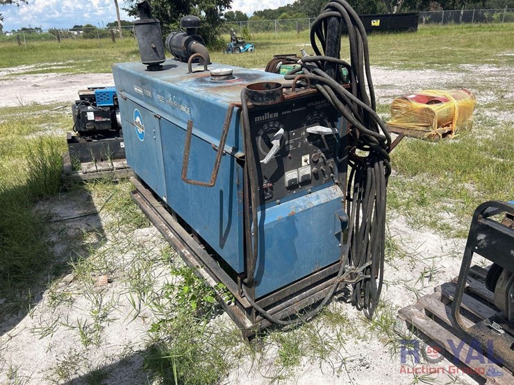 1985-miller-wildcat-350-d-welder-image-2