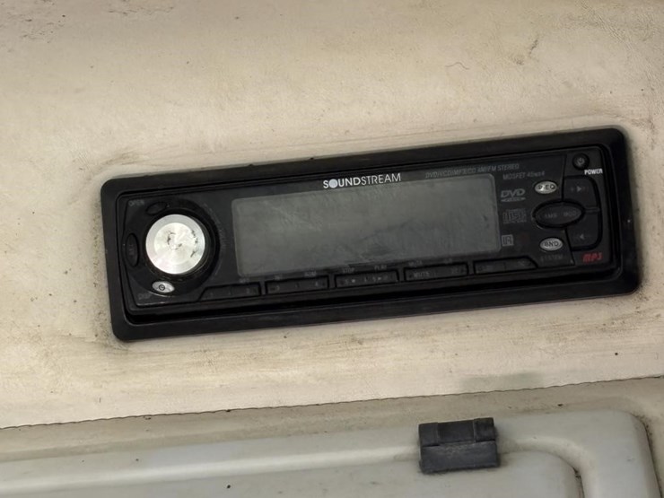 2004-unknown-trailer-image-39