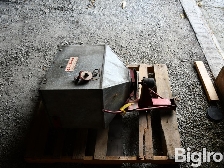 cyclone-spreader-image-4