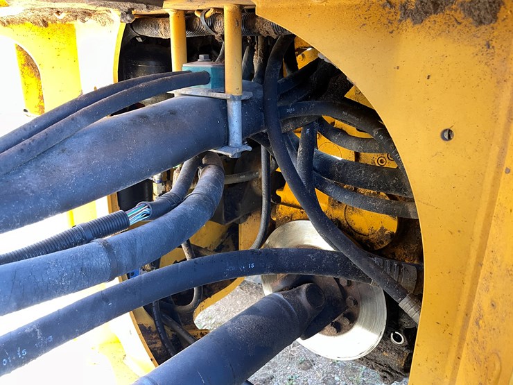 2015-volvo-l70h-image-16