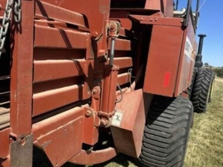 hesston-4790-image-2