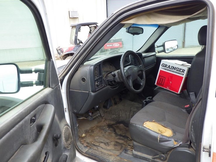 2003-chevrolet-2500hd-image-5