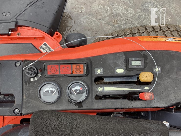 2015-kubota-zd221-image-11