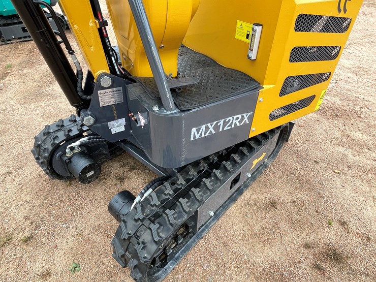 #1698-•-agt-mx12rx-mini-excavator-image-31