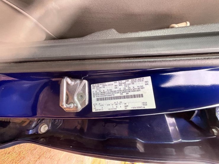 2015-ford-escape-se-image-16