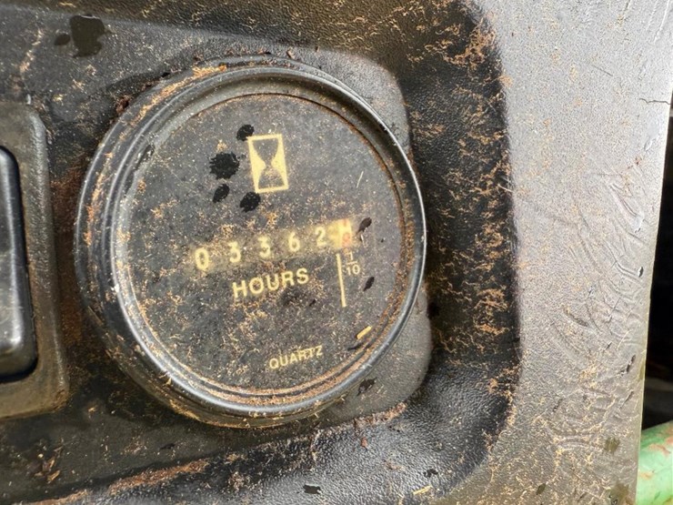 john-deere-gator-image-11