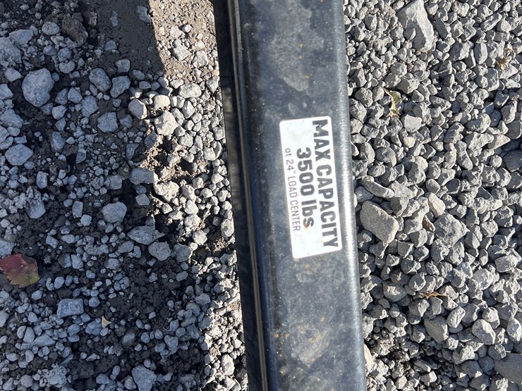 #835-•-unused-kivel-qt-pallet-forks-image-3