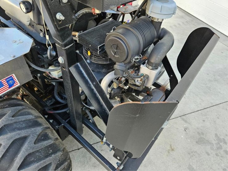 #2482-•-2012-dixie-chopper-xcaliber-3366-zero-turn-mower-image-13