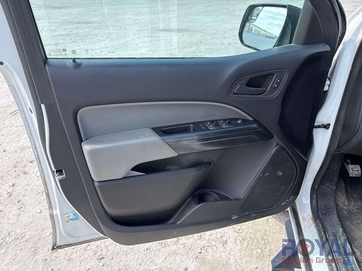 2021-chevrolet-colorado-image-14