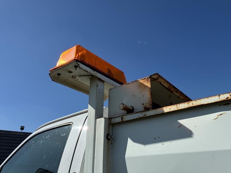 2005-chevrolet-c4500-stakebed-truck-image-6