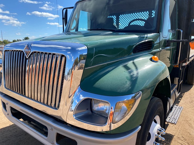 2003-international-7400-image-10