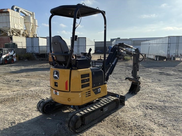 2022-deere-17g-image-3