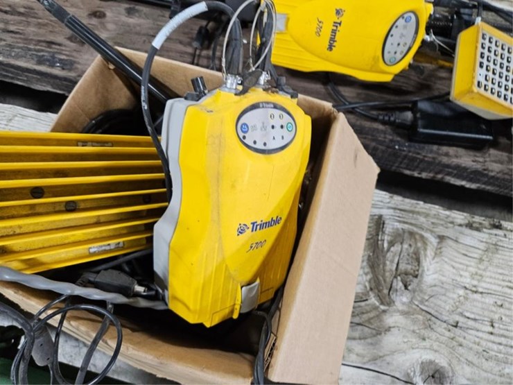 #2479-•-2002-trimble-5700-gps-reciever-image-16