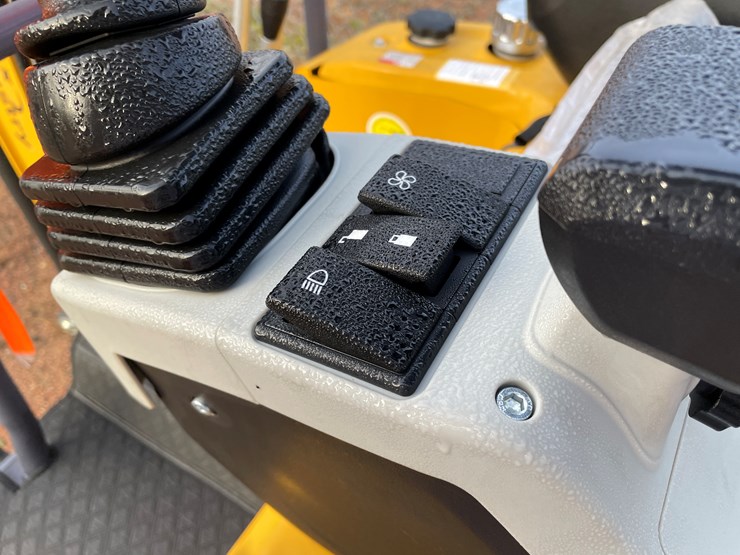 #1793-•-agt-mx20r-mini-excavator-image-22