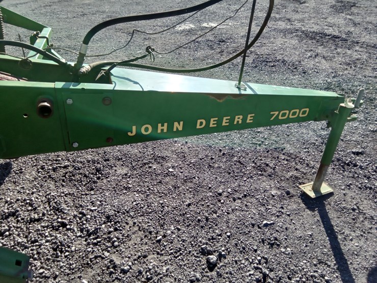 john-deere-7000-image-6