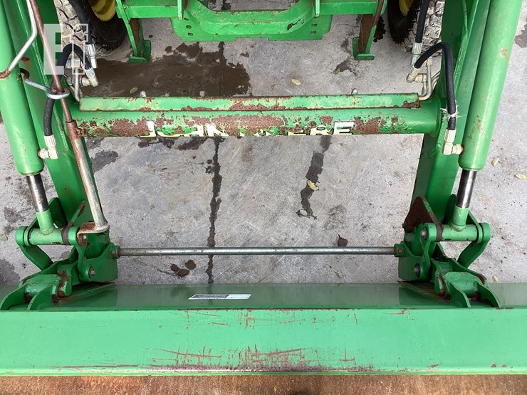 2017-john-deere-4052r-image-10