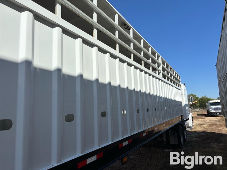 2013-neville-trailer-image-17