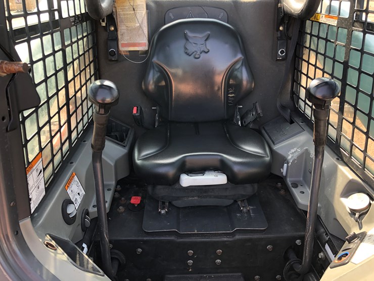 2014-bobcat-s650-image-57