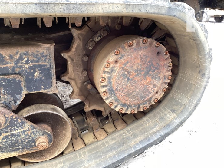 2015-morooka-mst2200vd-image-9