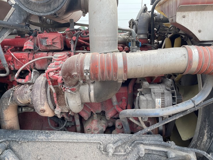 2011-peterbilt-365-image-82