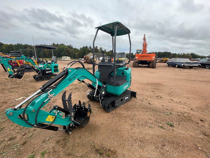 #1797-•-agt-qk16r-mini-excavator-image-1