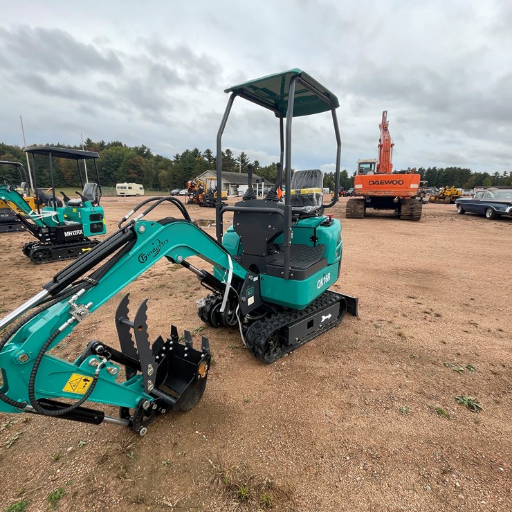 #1797 • AGT QK16R Mini Excavator