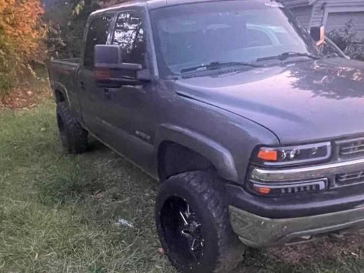 2002-chevrolet-silverado-image-3