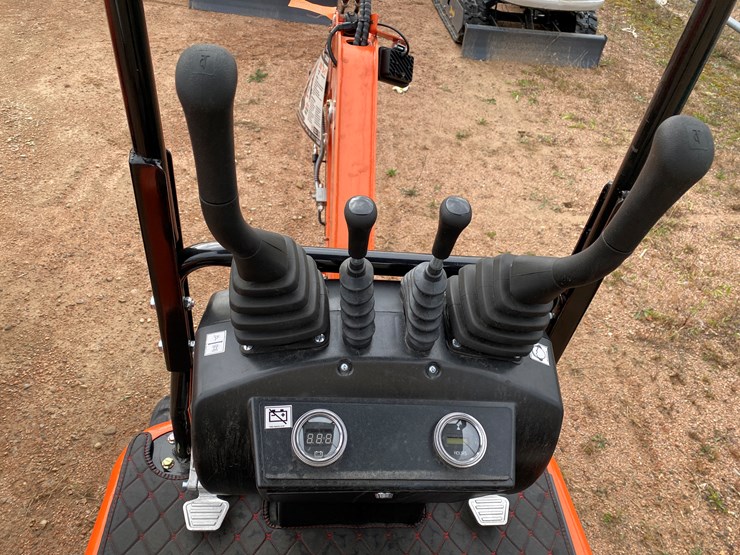 #1786-•-tmg-mve08-mini-excavator-image-5