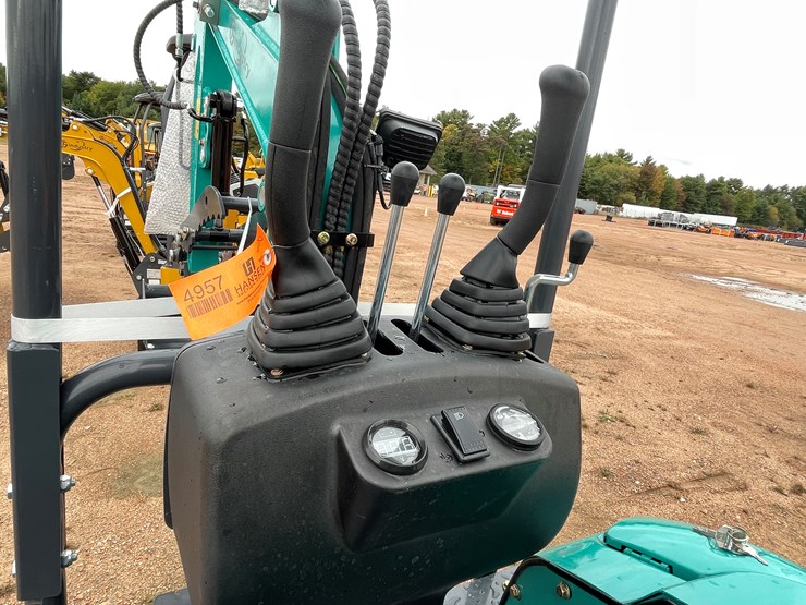 #1790-•-agt-qk16r-mini-excavator-image-23