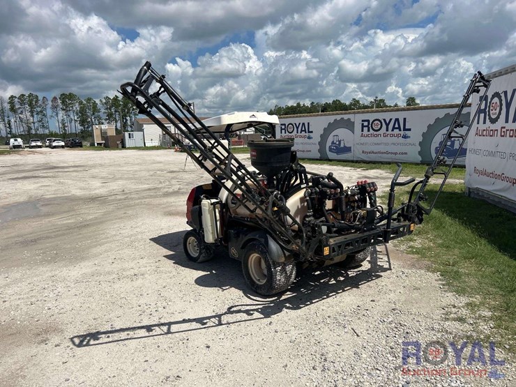 2015-toro-multi-pro-1750-175-gallon-turf-sprayer-cart-image-4