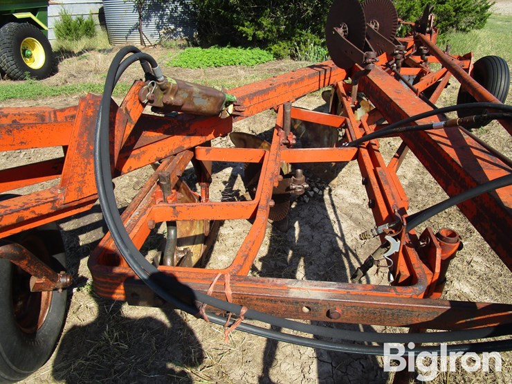 case-6x16-semi-mounted-plow-image-11