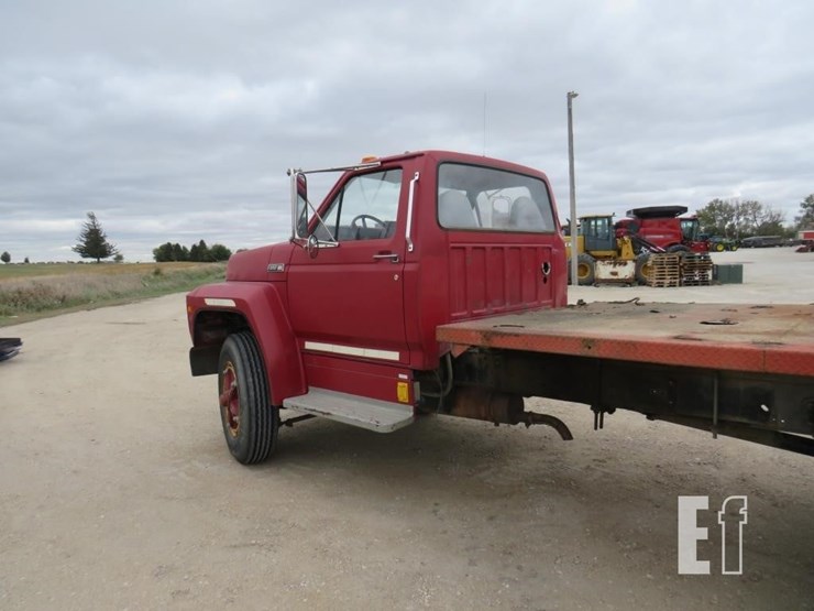 1982-ford-f700-image-8