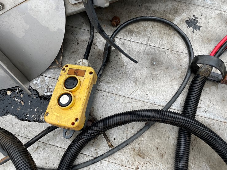 #3342-•-truck-craft-d-icer-stainless-salter/-sander-box-image-12