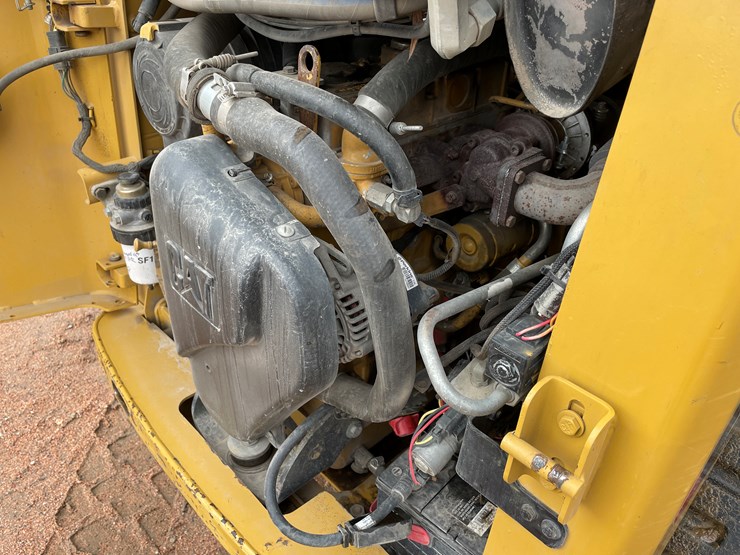2012-caterpillar-226b3-image-21