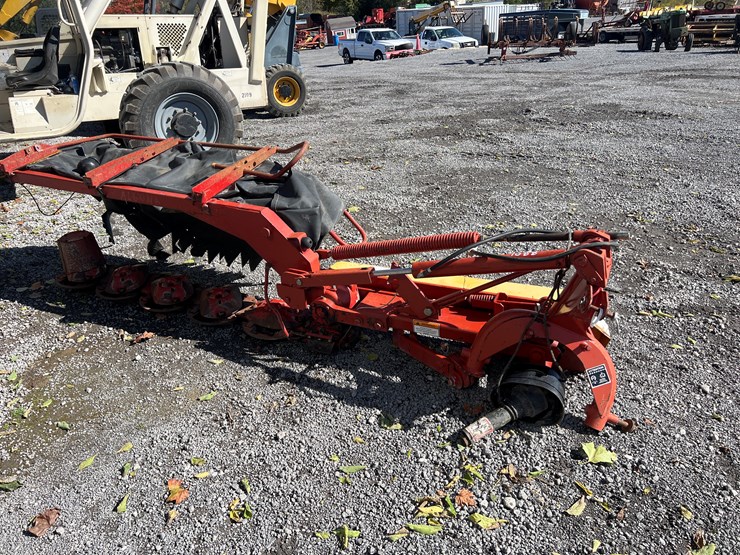 new-holland-615-image-1