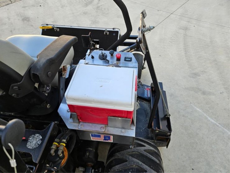 #2482-•-2012-dixie-chopper-xcaliber-3366-zero-turn-mower-image-17
