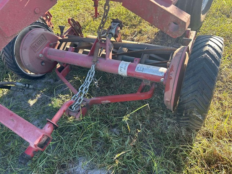 2016-toro-reelmaster-4-gang-mower-attachment-image-14