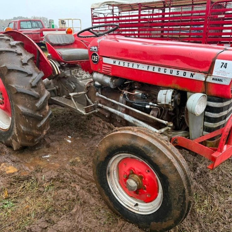 MASSEY-FERGUSON 135
