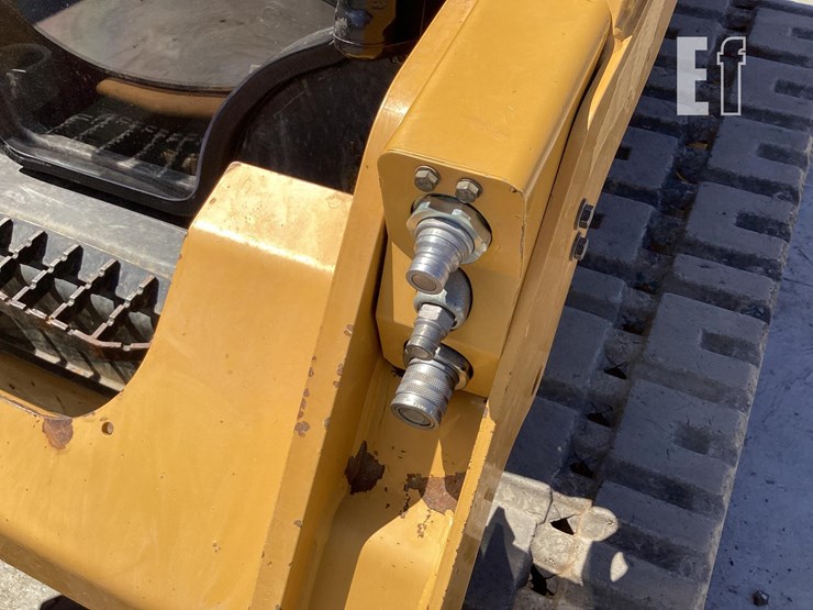 2020-caterpillar-259d3-image-11