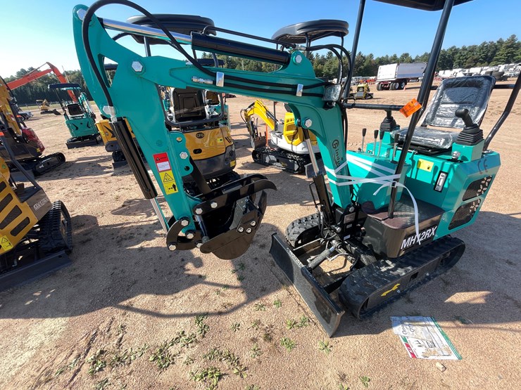 #1699-•-agt-mh12rx-mini-excavator-image-8