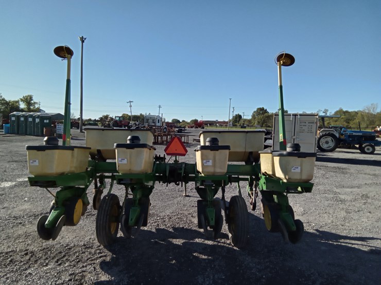 john-deere-7000-image-11