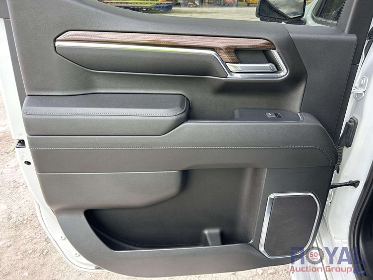 2023-chevrolet-1500-image-23