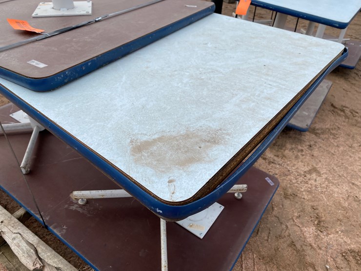 #3389-•-(4)-tables-image-3