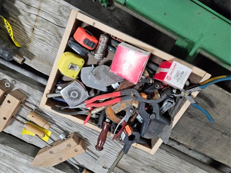 #2464-•-box-of-assorted-hand-tools-&-clamps-image-4