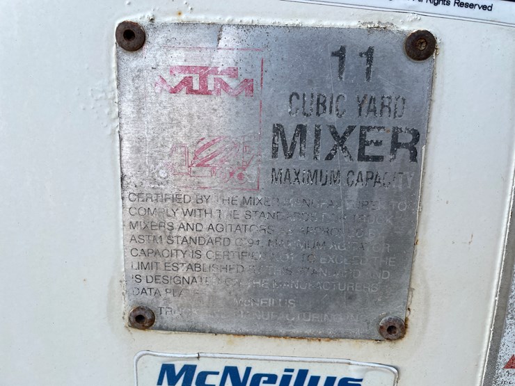 #3372-•-mcneilus-cement-mixer-drum-with-chutes-and-controls-image-21