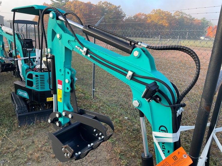 #1693-•-agt-h15r-mini-excavator-image-18