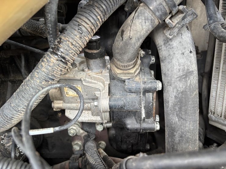 2019-deere-325g-image-46