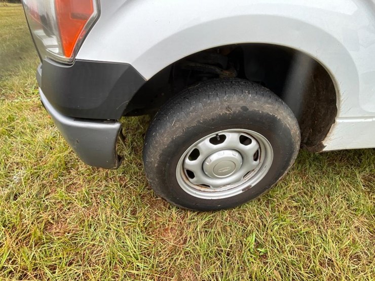 2014-ford-f150-xl-image-10